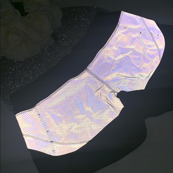 Lululemon Reflective Speed Shorts - 360 degrees - Picture 5 of 6